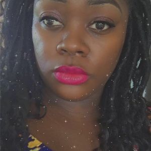 Meet your Posher, Lorine